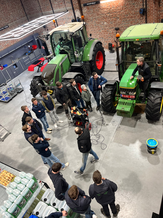 Workshop Tractor Detailing